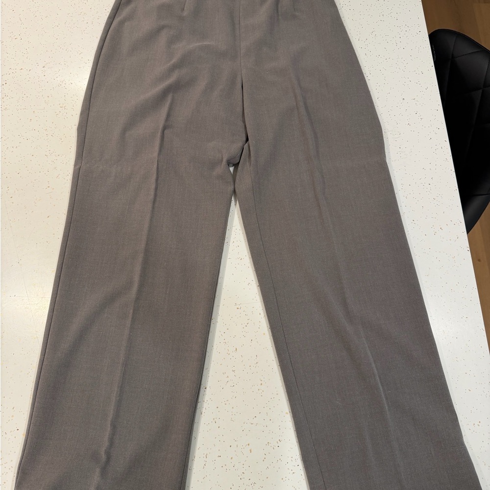 Danny & Nicole Gray Pleated Two-Piece Pantsuit - Picture 3 of 4